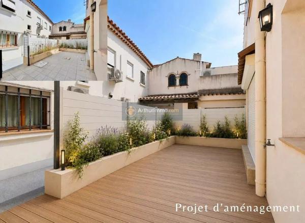 Vente                                                      Appartement
                        
                     3 pièces                      82 m2                     à Les Issambres