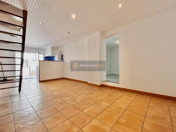 Vente                                                      Appartement
                        
                     3 pièces                      82 m2                     à Les Issambres