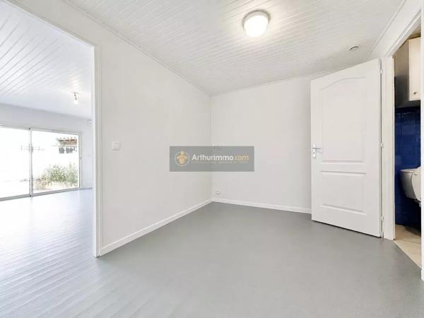 Vente                                                      Appartement
                        
                     3 pièces                      82 m2                     à Les Issambres