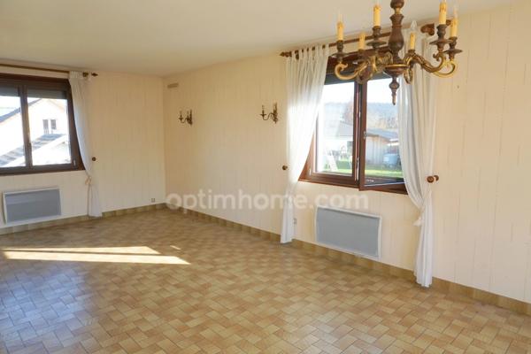 Maison à vendre 6 pièces, de 155 m², dont 4 chambres, VESOUL district (70)