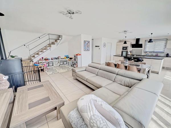 Maison récente à vendre à Caphan ? 125 m², 3 chambres, piscine et terrain de 740 m²