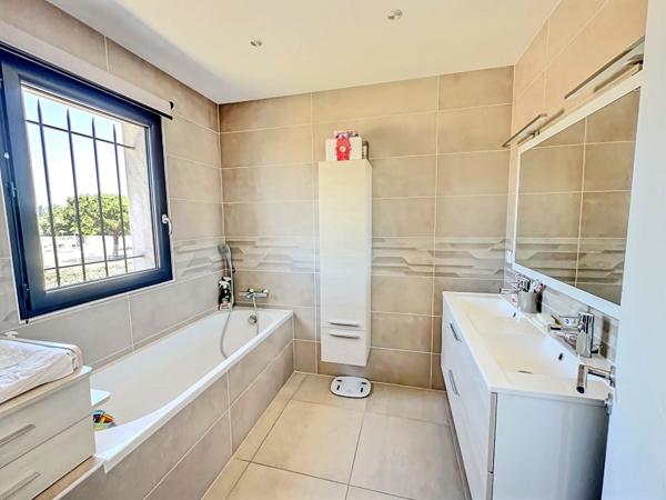 Maison récente à vendre à Caphan ? 125 m², 3 chambres, piscine et terrain de 740 m²