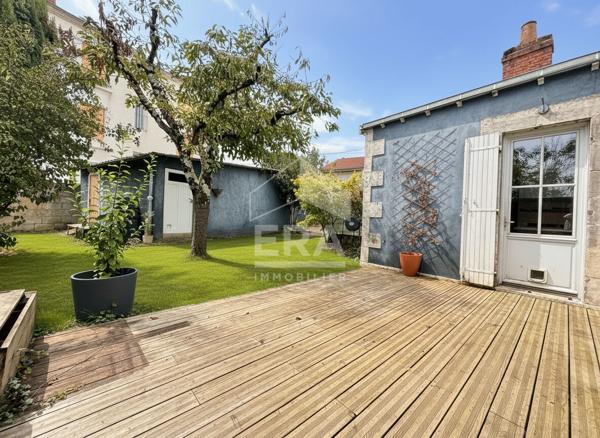 A vendre superbe Maison de ville type 6 avec jardin et deux garages !