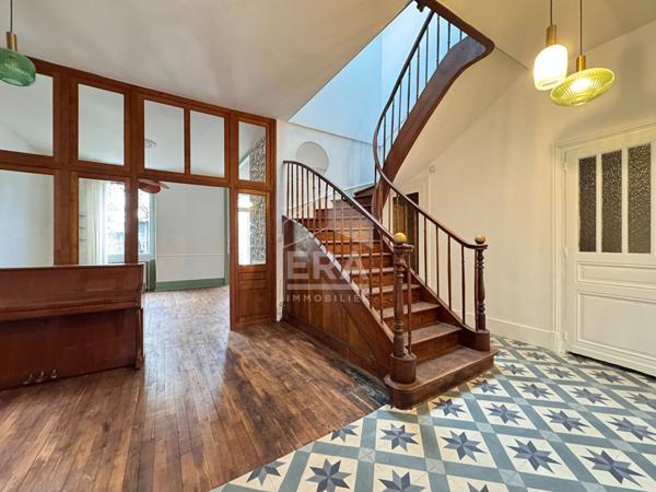 A vendre superbe Maison de ville type 6 avec jardin et deux garages !