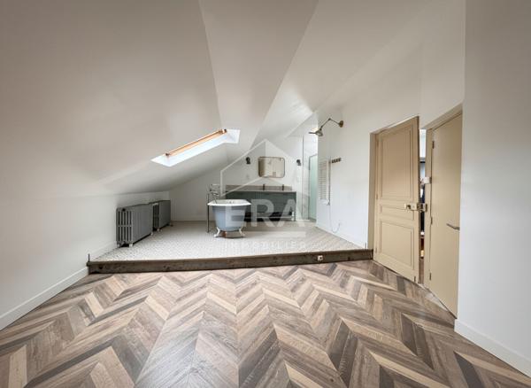 A vendre superbe Maison de ville type 6 avec jardin et deux garages !