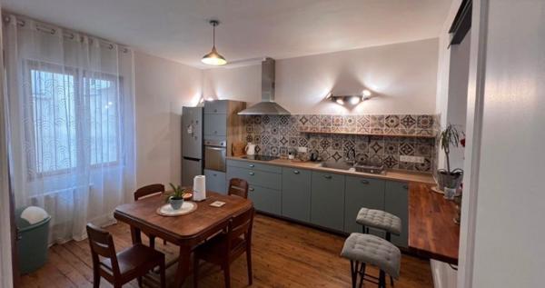 Maison de ville pour nombreux projets