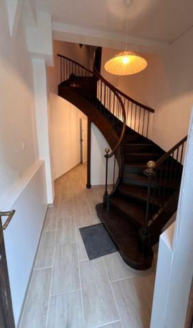 Maison de ville pour nombreux projets