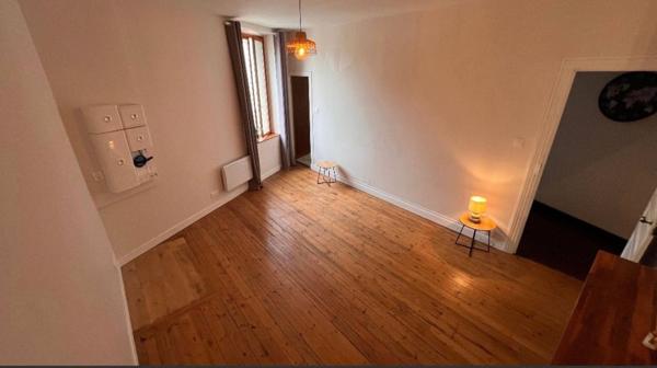 Maison de ville pour nombreux projets