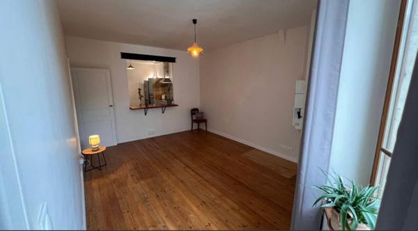 Maison de ville pour nombreux projets