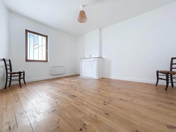 Maison de ville pour nombreux projets