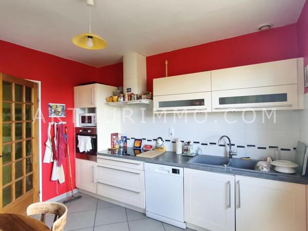 Vente                                                      Maison
                        
                     5 pièces                      125 m2                     à Annonay