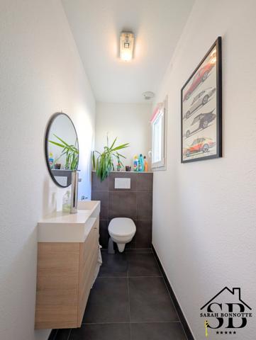 Kembs (68680) Maison contemporaine 2017 terrasse et jardin sans vis-à-vis plein Sud - DPE A / PAC + Clim + panneaux solaires