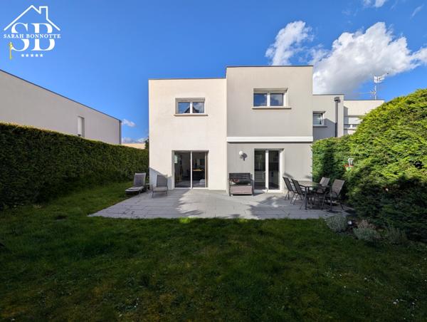 Kembs (68680) Maison contemporaine 2017 terrasse et jardin sans vis-à-vis plein Sud - DPE A / PAC + Clim + panneaux solaires