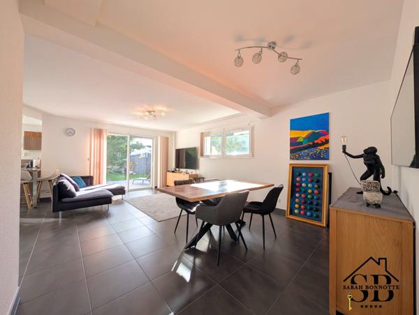 Kembs (68680) Maison contemporaine 2017 terrasse et jardin sans vis-à-vis plein Sud - DPE A / PAC + Clim + panneaux solaires