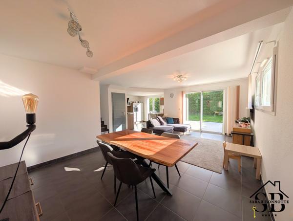 Kembs (68680) Maison contemporaine 2017 terrasse et jardin sans vis-à-vis plein Sud - DPE A / PAC + Clim + panneaux solaires