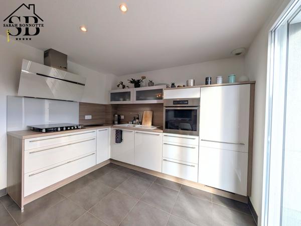 Kembs (68680) Maison contemporaine 2017 terrasse et jardin sans vis-à-vis plein Sud - DPE A / PAC + Clim + panneaux solaires