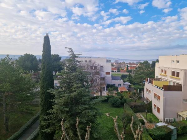 Vente                                                      Appartement
                        
                     4 pièces                      73 m2                     à Marignane