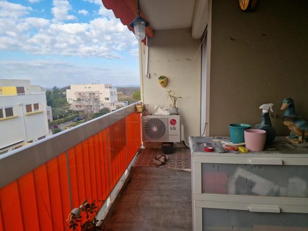 Vente                                                      Appartement
                        
                     4 pièces                      73 m2                     à Marignane