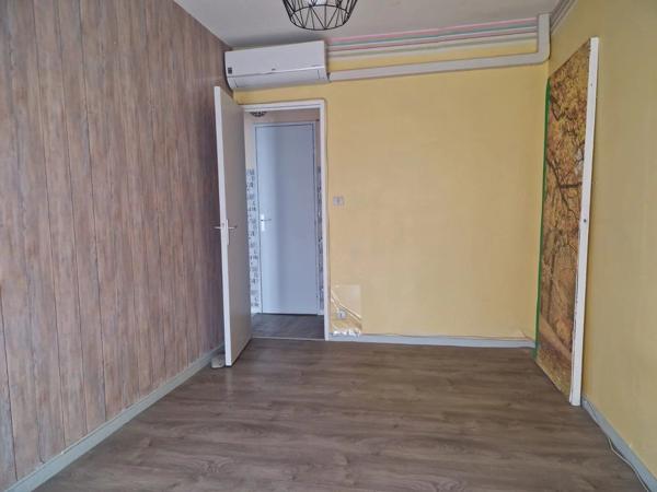 Vente                                                      Appartement
                        
                     4 pièces                      73 m2                     à Marignane