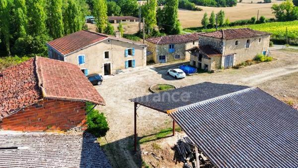Maison à vendre 174 m2 habitables, 2 niveaux, 6 pièces proche de VIC FEZENSAC (32) sur 11 183 m2 de terrain