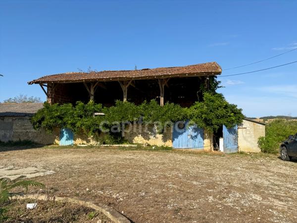 Maison à vendre 174 m2 habitables, 2 niveaux, 6 pièces proche de VIC FEZENSAC (32) sur 11 183 m2 de terrain