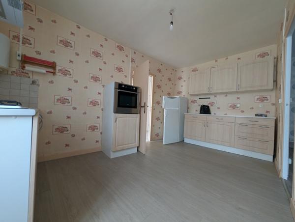 Maison à vendre 149 800 € La Châtre 4 p 172 m² DPE C