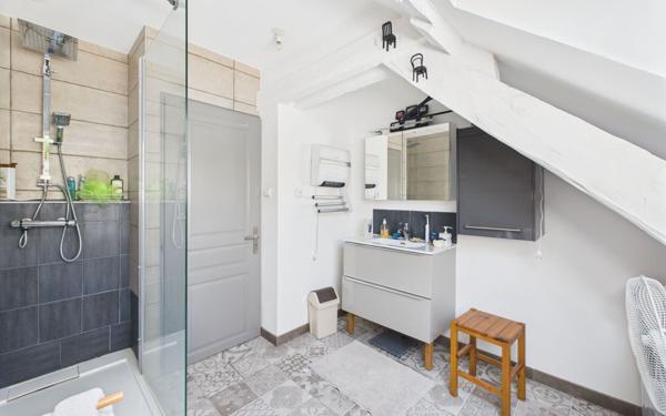 Maison à vendre    3 pièces •  Bassens