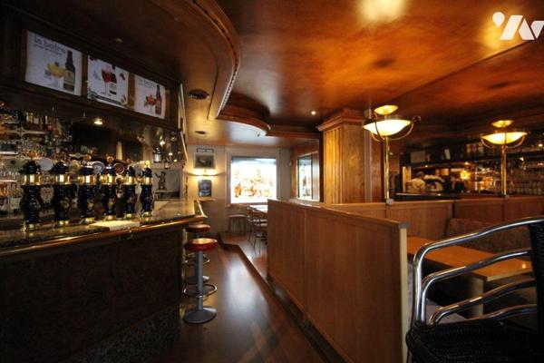 Emplacement idéal pour ce fonds de commerce Bar à vendre chez votre notaire au coeur de la vie ...