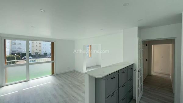 Location                                                      Appartement
                        
                     5 pièces                      87 m2                     à Saint-Fargeau-Ponthierry