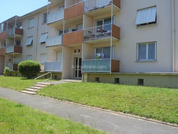 Location                                                      Appartement
                        
                     5 pièces                      87 m2                     à Saint-Fargeau-Ponthierry
