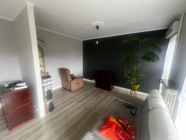 SPACIEUX APPARTEMENT T3 avec TERRASSE - CAVE - PARKING