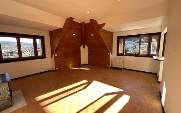 Appartement à louer    2 pièces • 55 m2 Mende