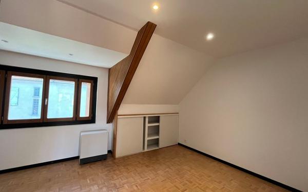 Appartement à louer    2 pièces • 55 m2 Mende