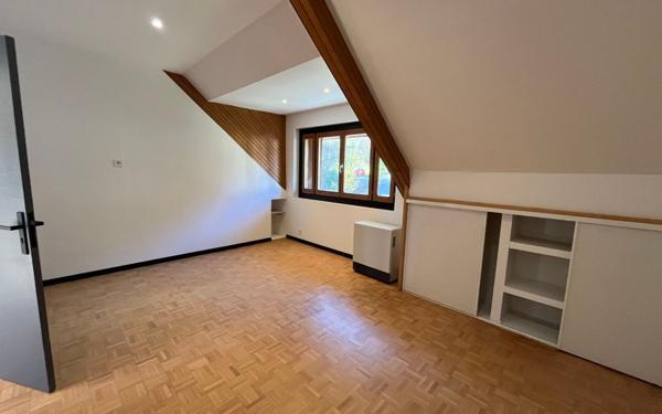 Appartement à louer    2 pièces • 55 m2 Mende