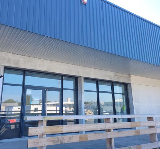 A LOUER - 149 m² - Local d'activité Show-Room Montaigu Vendée