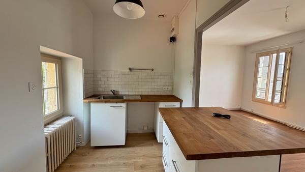 Appartement
                                                                                                                                                                                                                                                                                                                        3 pièce(s)                                                                                                                                                                                                          2 chambre(s)                                                                                                                                                                                                          49.3  m²
