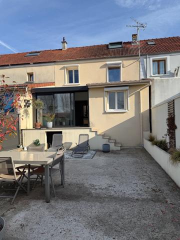 Ferrières-en-Brie (77164) CHARMANTE MAISON DE VILLE – FERRIÈRES-EN-BRIE – 76,07 m²