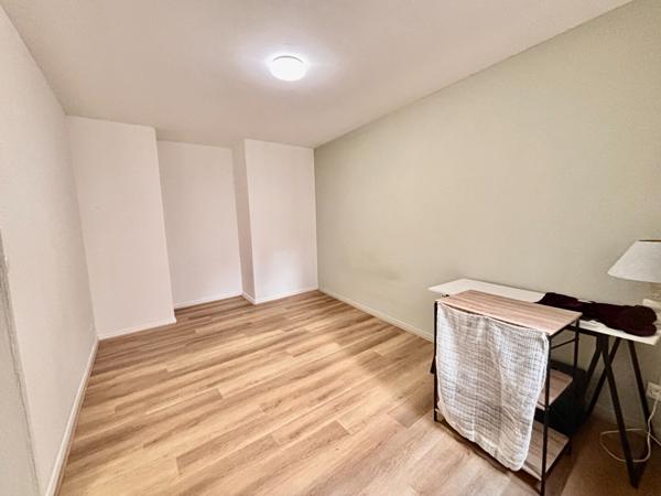 PAMIERS - A LOUER - APPARTEMENT T2 1ER ETAGE AVEC COUR