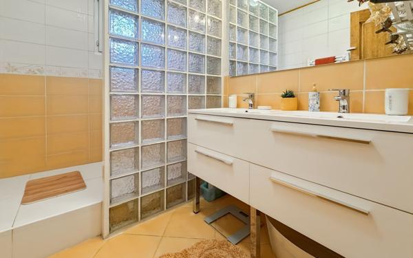 Maison à vendre    5 pièces • 111 m2 Les Pennes-Mirabeau