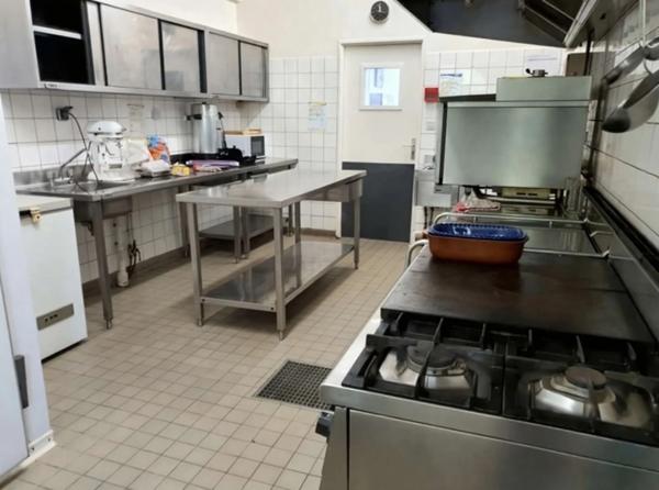 PROPRIETE vendre 20 pièces proche de REMIREMONT (88) sur 2,4 ha avec ETANG, SOURCE