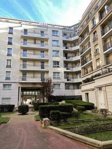 Vente                                                      Appartement
                        
                     1 pièces                      17 m2                     à Issy-les-Moulineaux