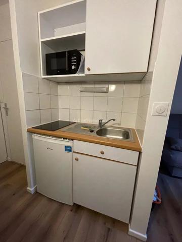 Vente                                                      Appartement
                        
                     1 pièces                      17 m2                     à Issy-les-Moulineaux