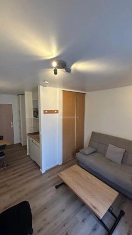 Vente                                                      Appartement
                        
                     1 pièces                      17 m2                     à Issy-les-Moulineaux