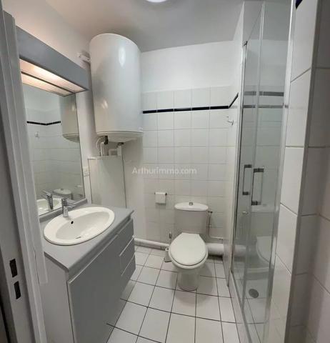 Vente                                                      Appartement
                        
                     1 pièces                      17 m2                     à Issy-les-Moulineaux