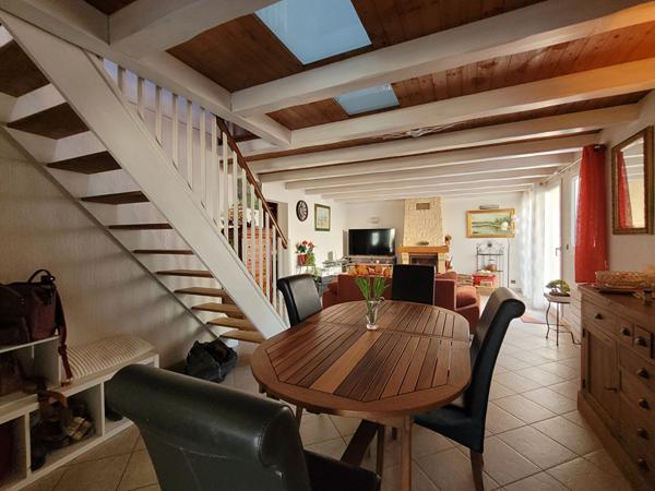 EXCLUSIVITE - Maison de bourg au coeur d'Esnandes (communauté d'agglomération de La Rochelle)