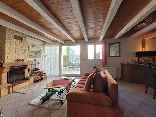 EXCLUSIVITE - Maison de bourg au coeur d'Esnandes (communauté d'agglomération de La Rochelle)