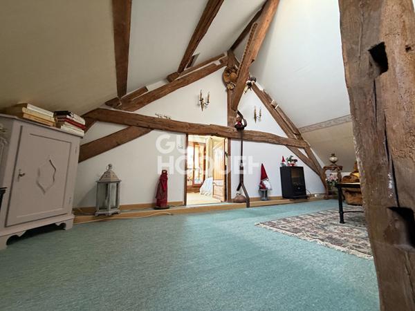 À vendre! Superbe duplex 86.7 m² avec grand garage de 31 m²au coeur du centre historique de Moret-sur-Loing