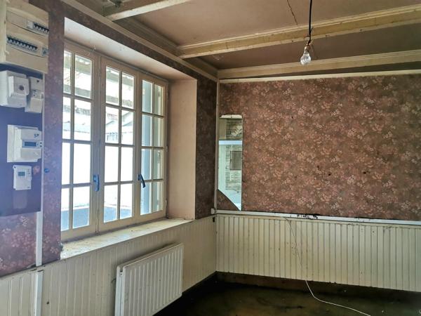 Maison de bourg à rénover, 15 min des plages