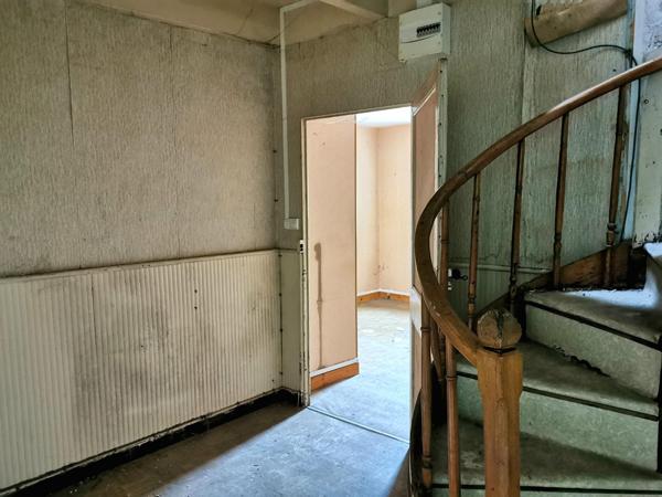 Maison de bourg à rénover, 15 min des plages