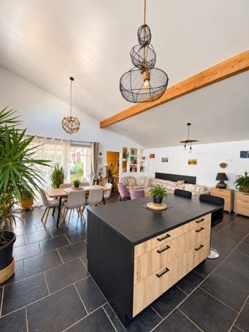 MAISON T3 GARAGE CUISINE D'ETE